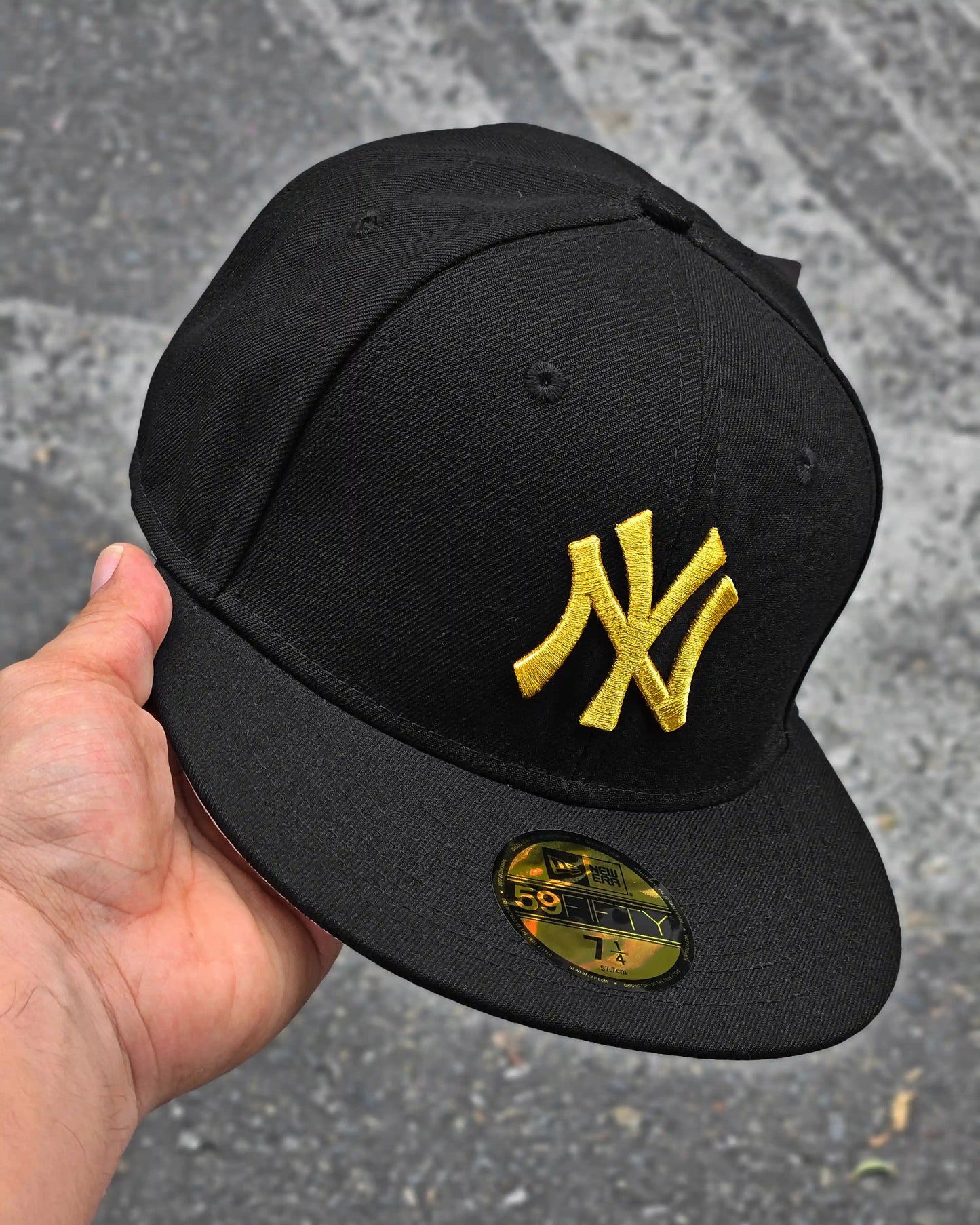 NEW YORK YANKEES NEGRO LOGO DORADO