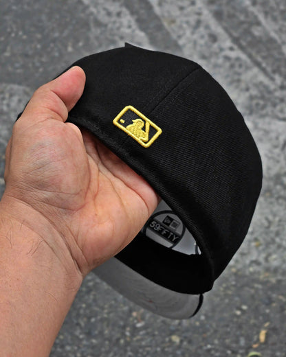 NEW YORK YANKEES NEGRO LOGO DORADO