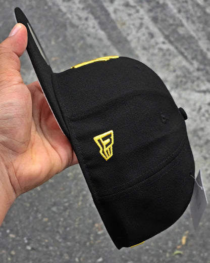 NEW YORK YANKEES NEGRO LOGO DORADO