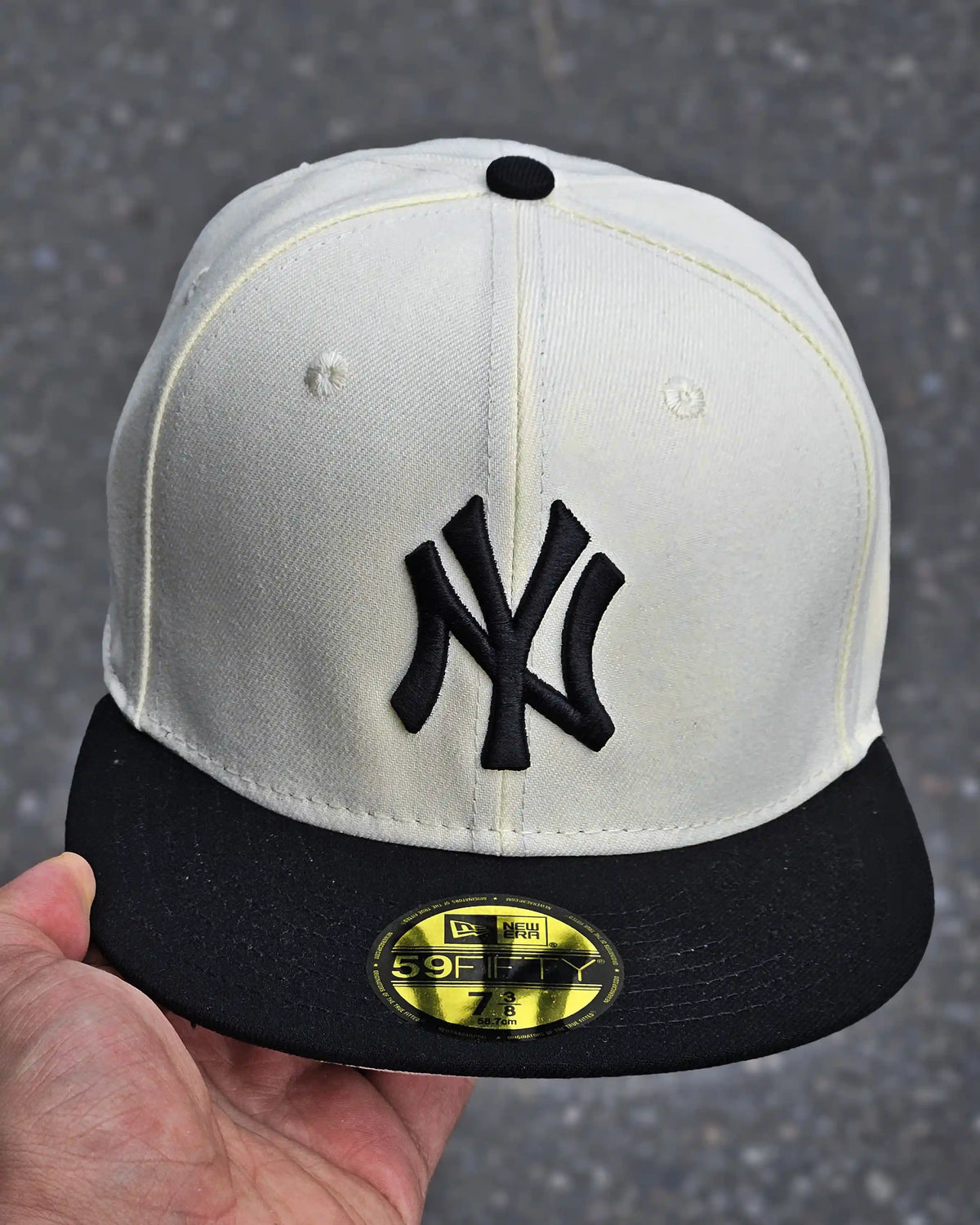 NEW YORK YANKEES BEIGE VISOR NEGRO