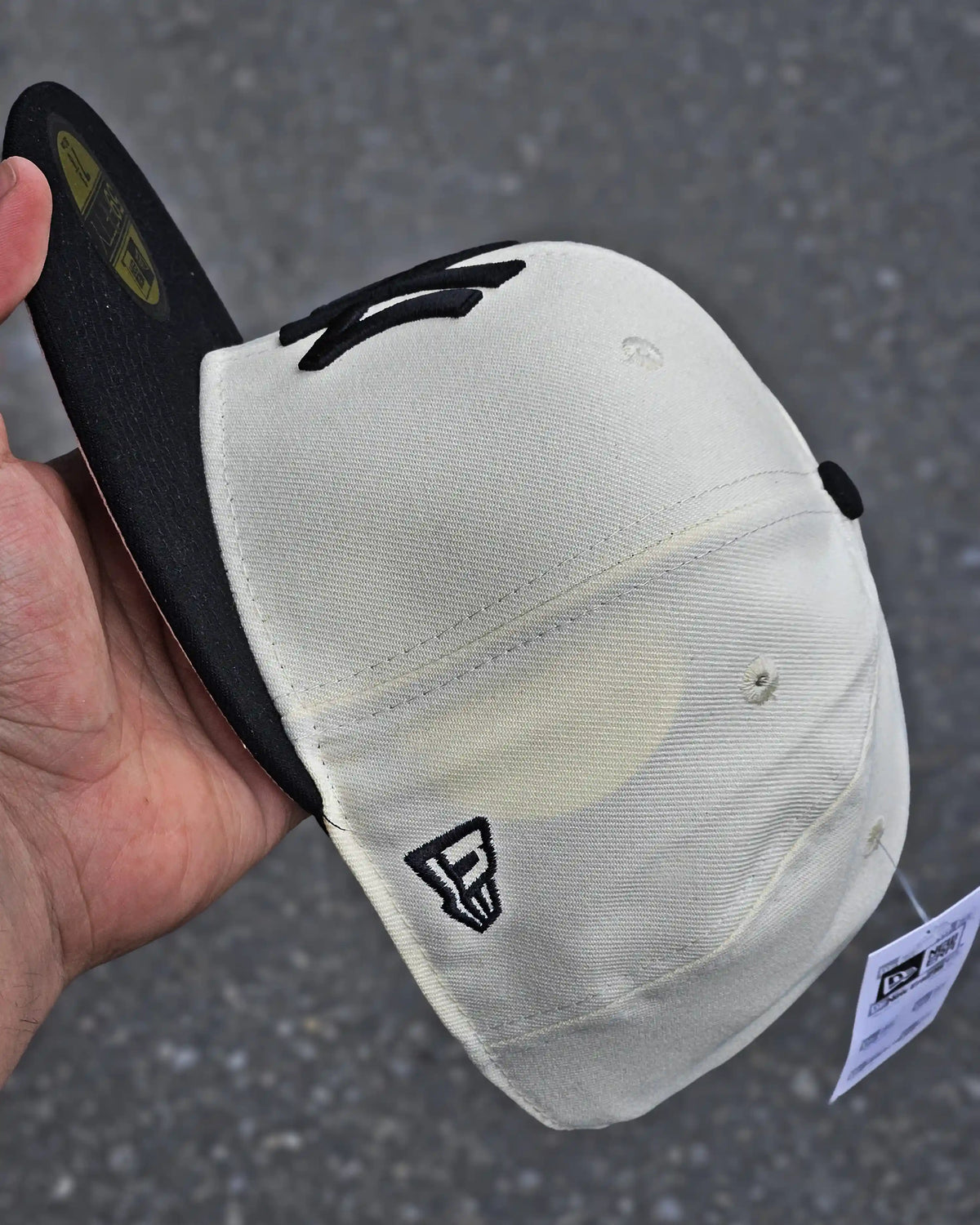 NEW YORK YANKEES BEIGE VISOR NEGRO