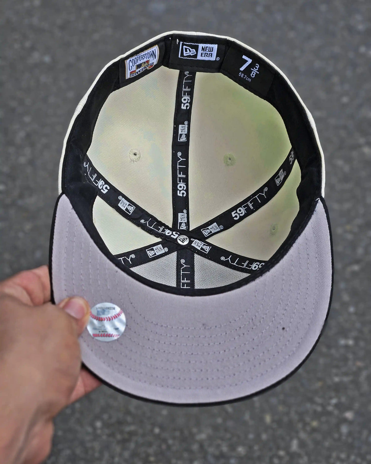 NEW YORK YANKEES BEIGE VISOR NEGRO