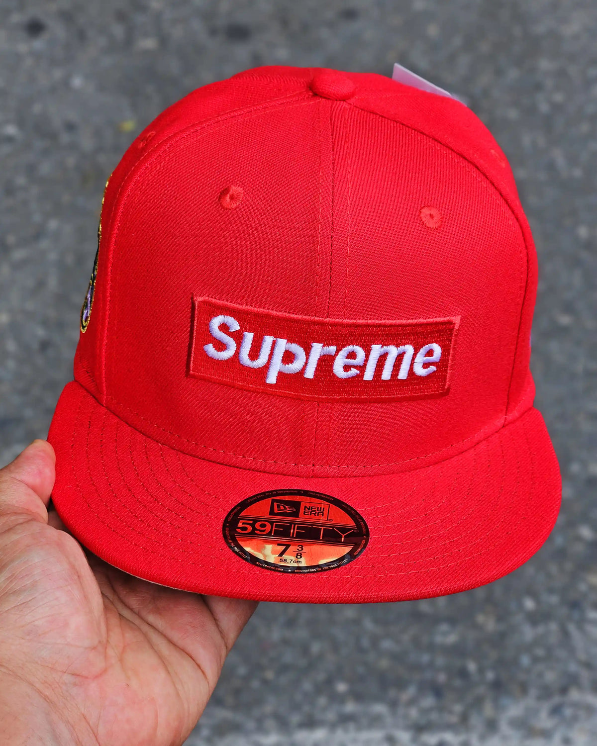 SUPREME EXCLUSIVE ROJO SHOP BOX LOGO MILAN