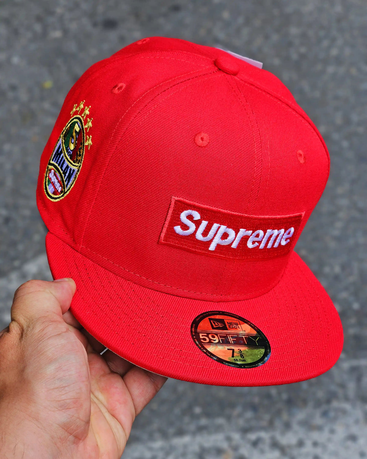 SUPREME EXCLUSIVE ROJO SHOP BOX LOGO MILAN