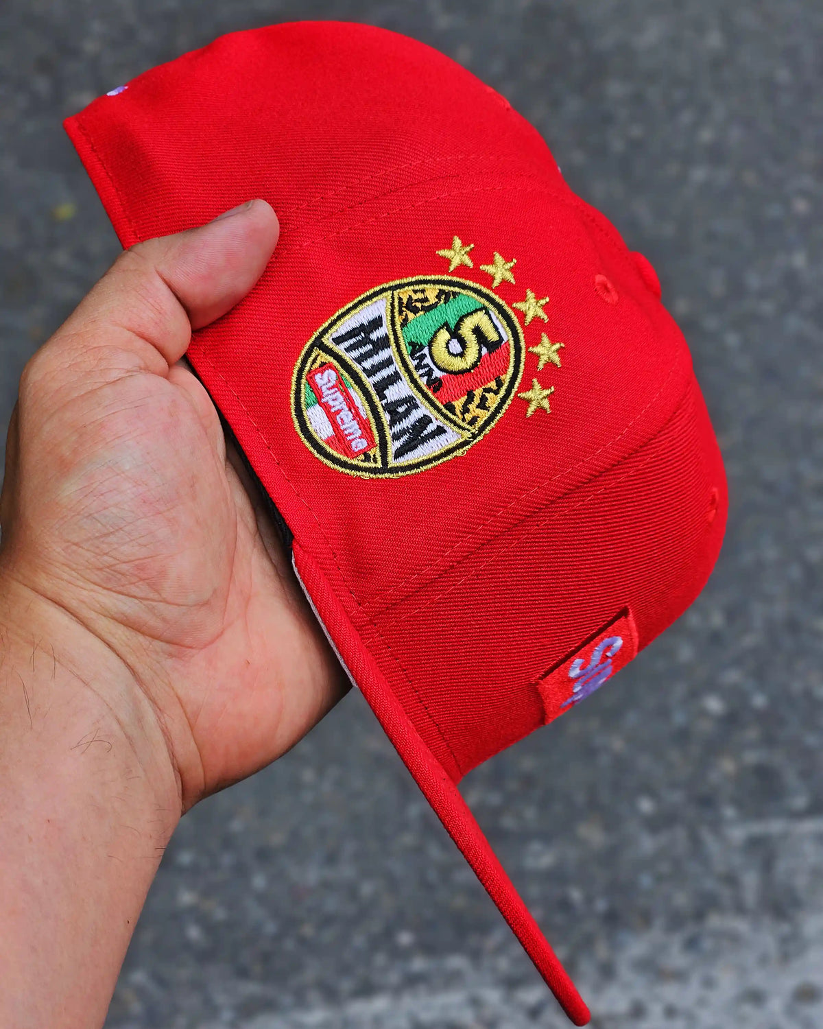SUPREME EXCLUSIVE ROJO SHOP BOX LOGO MILAN