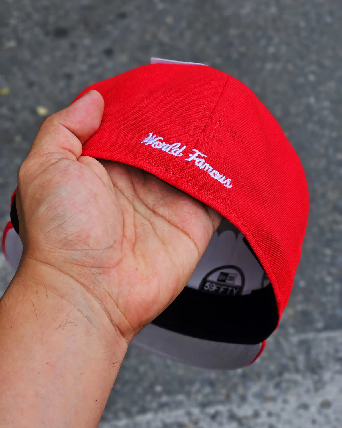 SUPREME EXCLUSIVE ROJO SHOP BOX LOGO MILAN