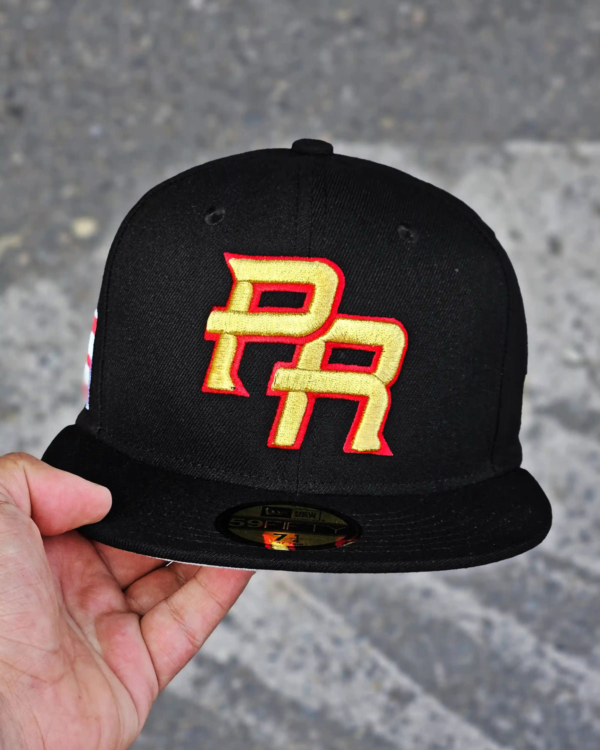 PUERTO RICO NEGRO LOGO DORADO