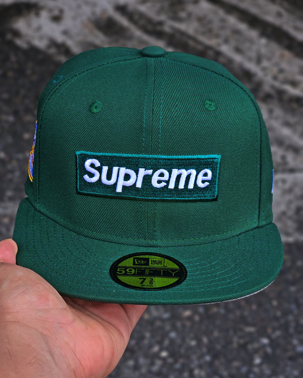 SUPREME EXCLUSIVE VERDE SHOP BOX LOGO LONDON