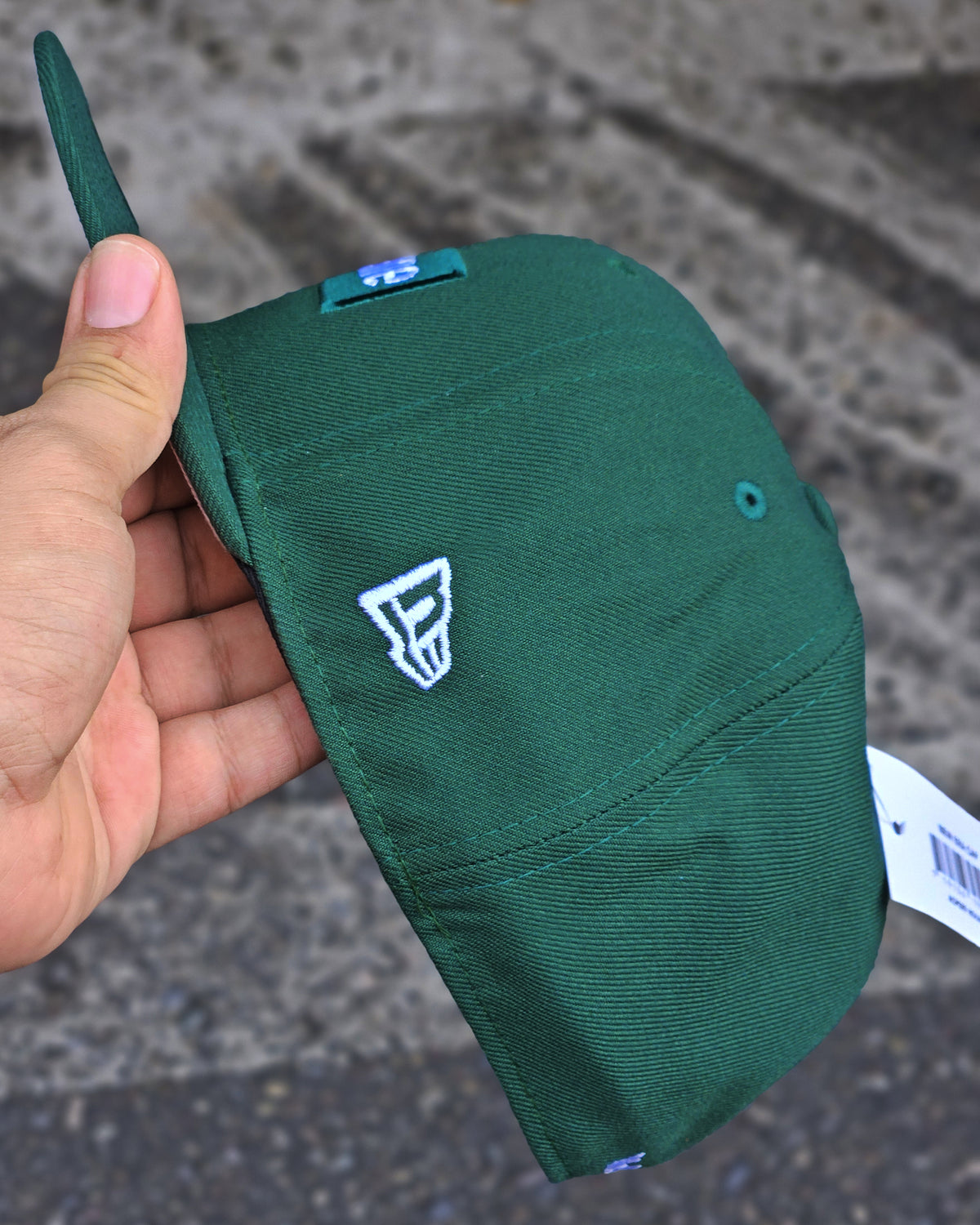 SUPREME EXCLUSIVE VERDE SHOP BOX LOGO LONDON