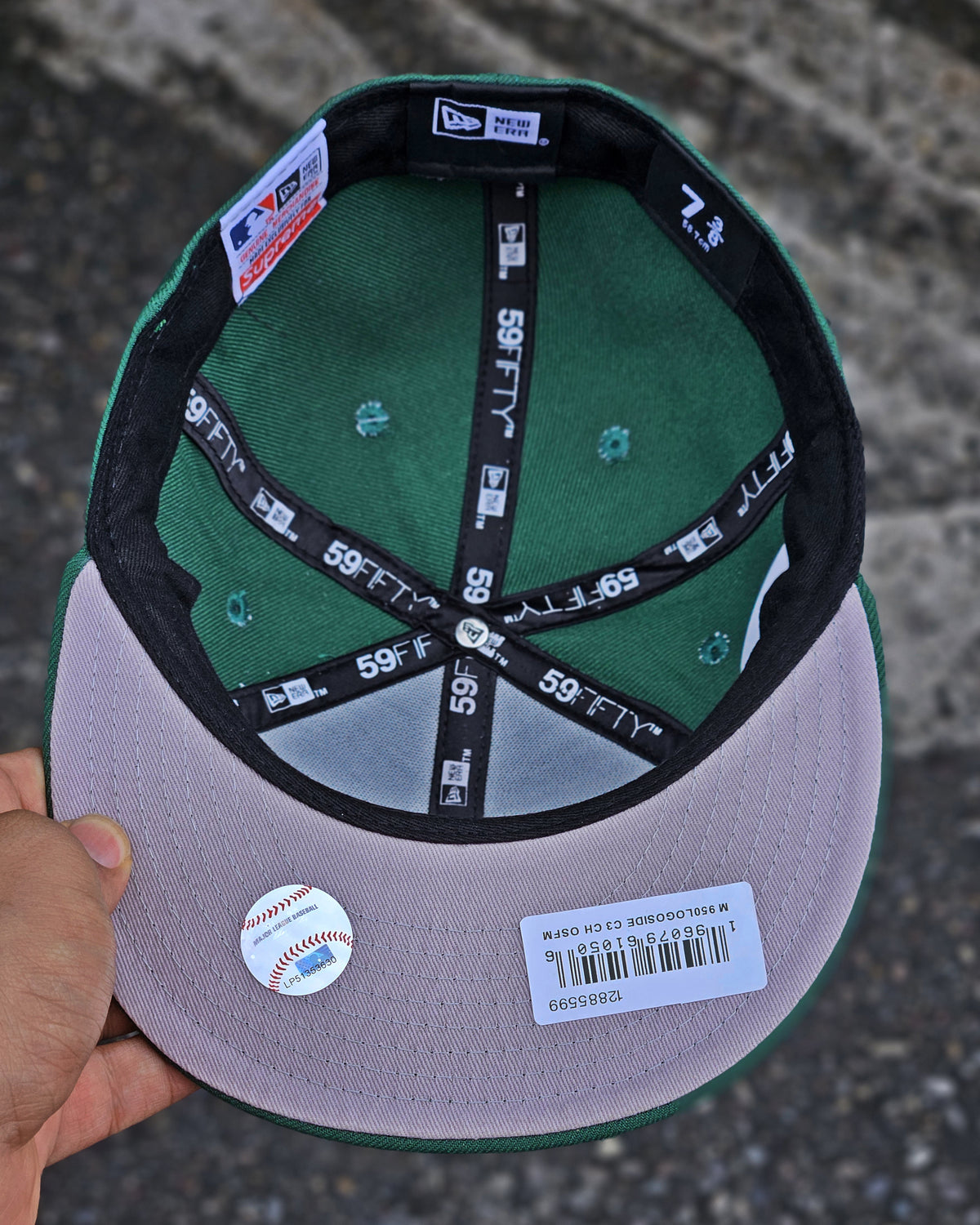 SUPREME EXCLUSIVE VERDE SHOP BOX LOGO LONDON