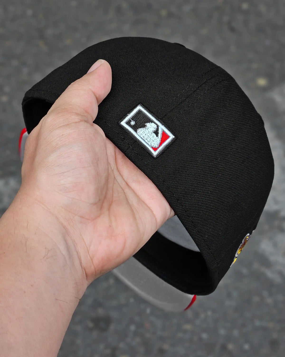 CLEVELAND INDIANS NEGRO VISOR ROJO BIG LOGO