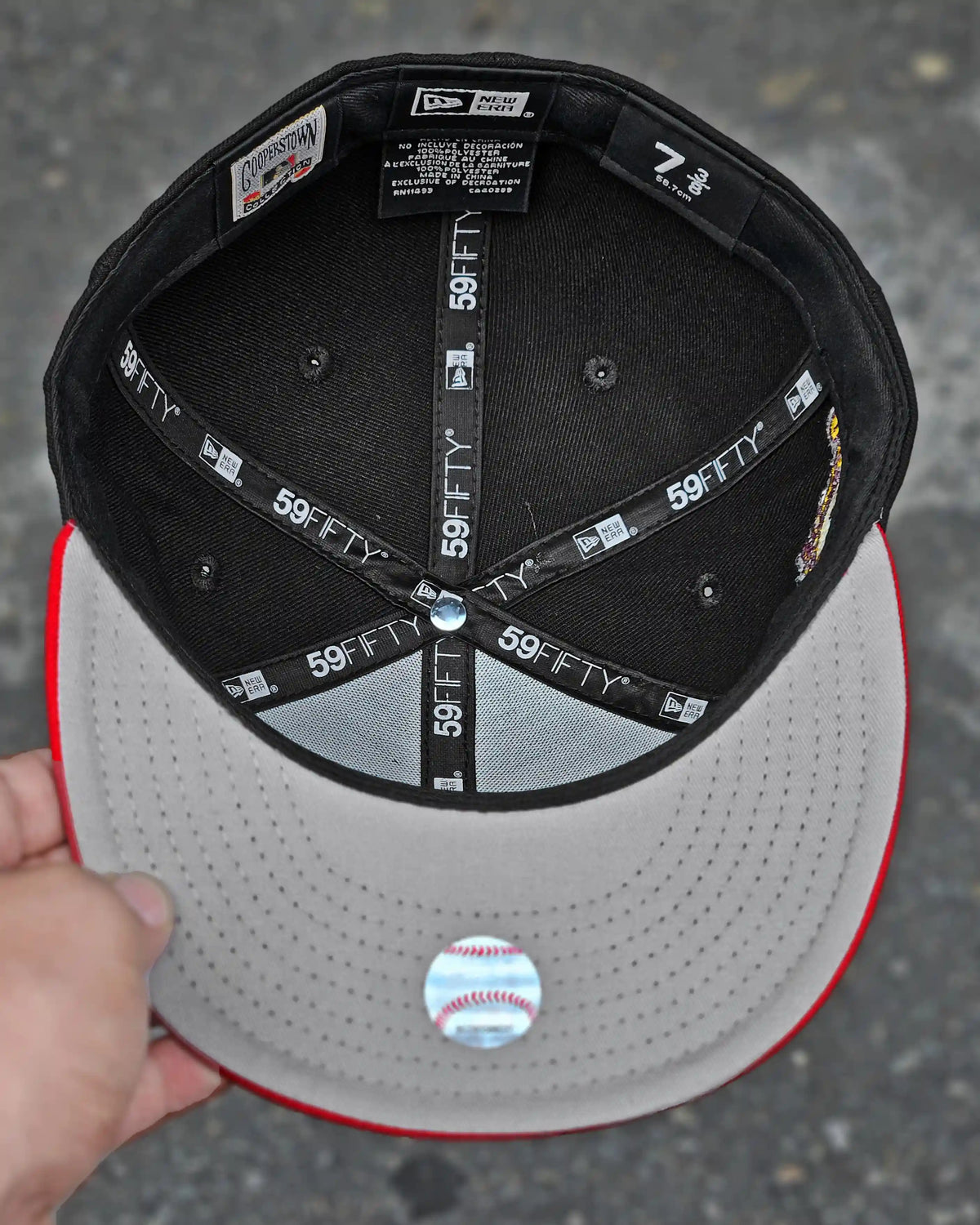 CLEVELAND INDIANS NEGRO VISOR ROJO BIG LOGO