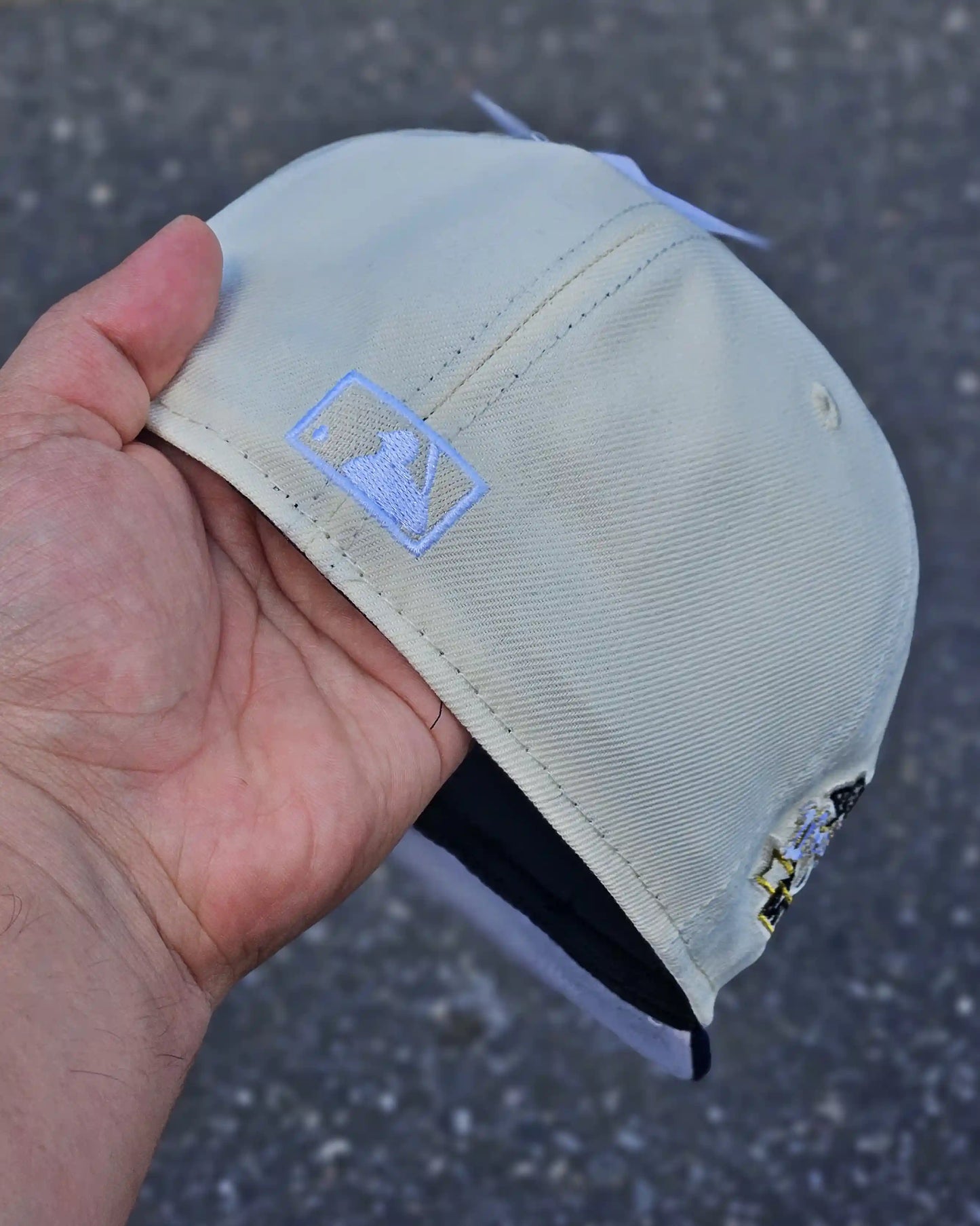OAKLAND ATHLETICS BEIGE VISOR AZUL