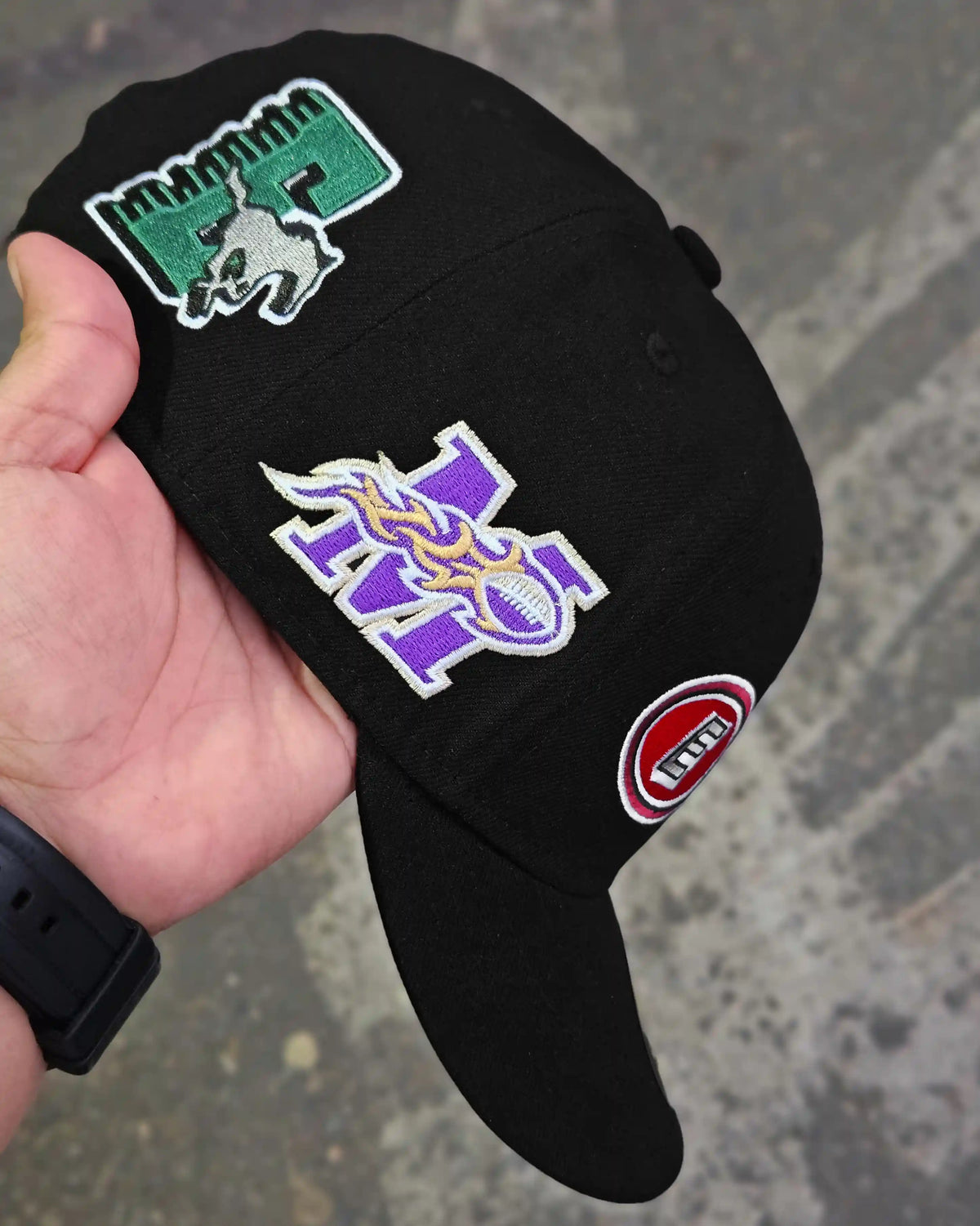 SUPREME EXCLUSIVE NEGRO MASCOTS S
