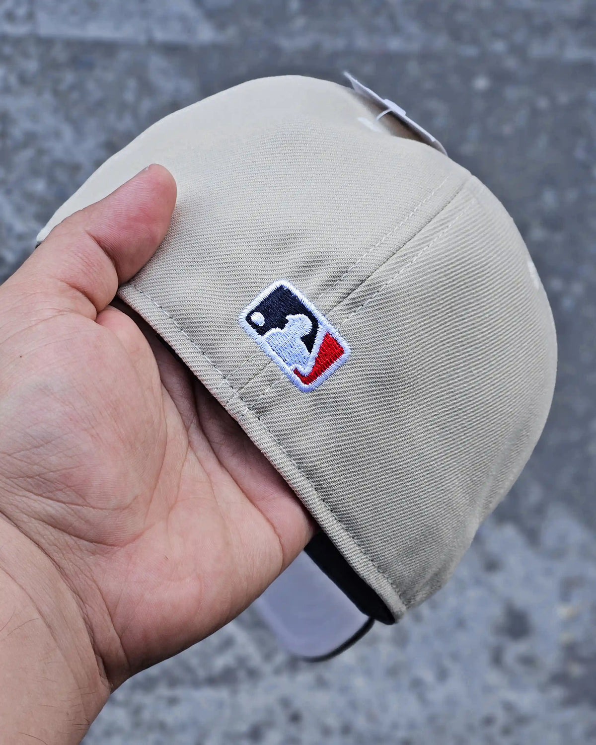 CLEVELAND INDIANS BEIGE WORLD SERIES 1995 VISOR NAVY