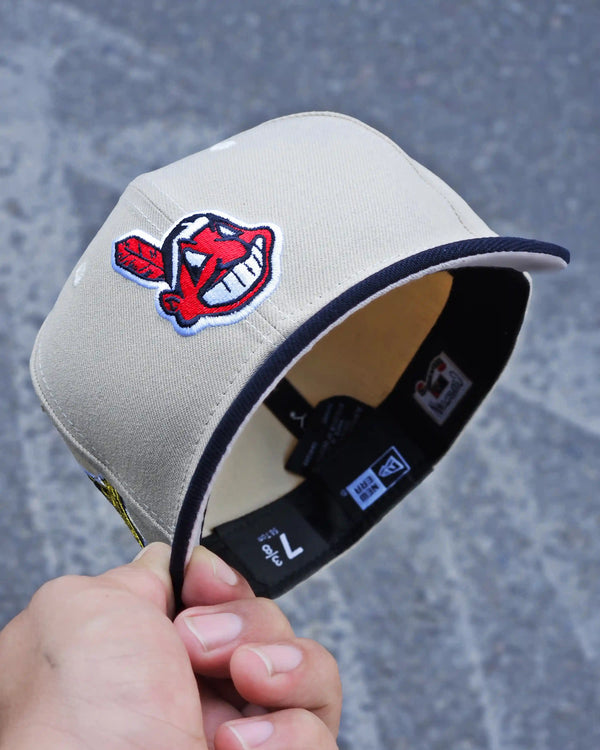CLEVELAND INDIANS BEIGE WORLD SERIES 1995 VISOR NAVY - vista alternativa