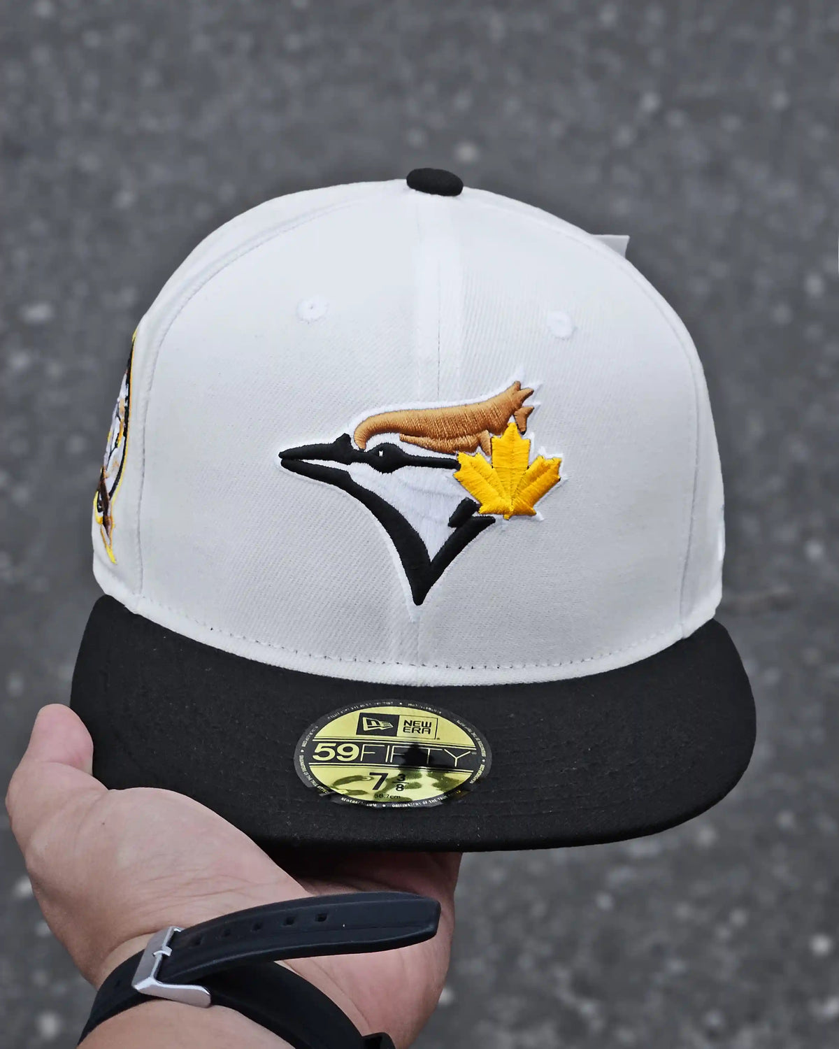 TORONTO BLUE JAYS BLANCO 40TH SEASON DORADO VISOR NEGRO