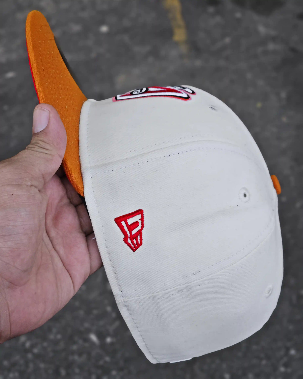 LOS ANGELES ANGELS BEIGE 5OTH ANNIVERSARY VISOR MOCCA UV ROJO