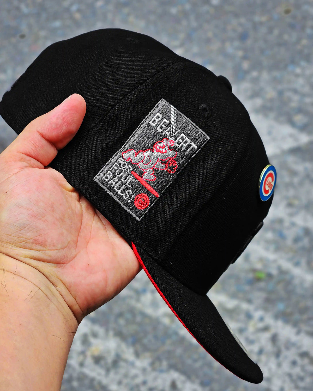 CHICAGO CUBS NEGRO BE ALERT FOR FOUL BALLS UV ROJO