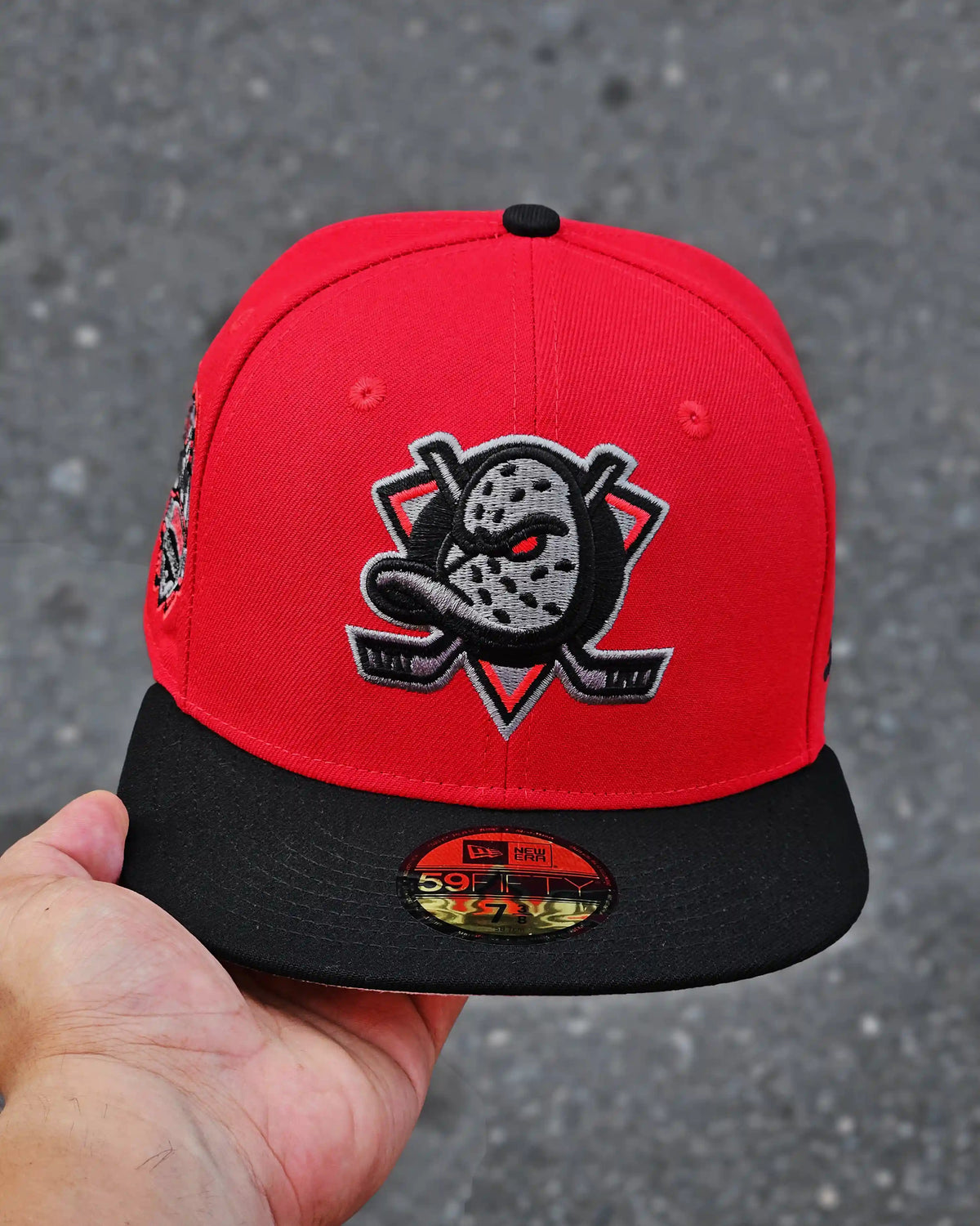 ANAHEIM DUCKS ROJO STADIUM LOS ANGELES 2014 VISOR NEGRO