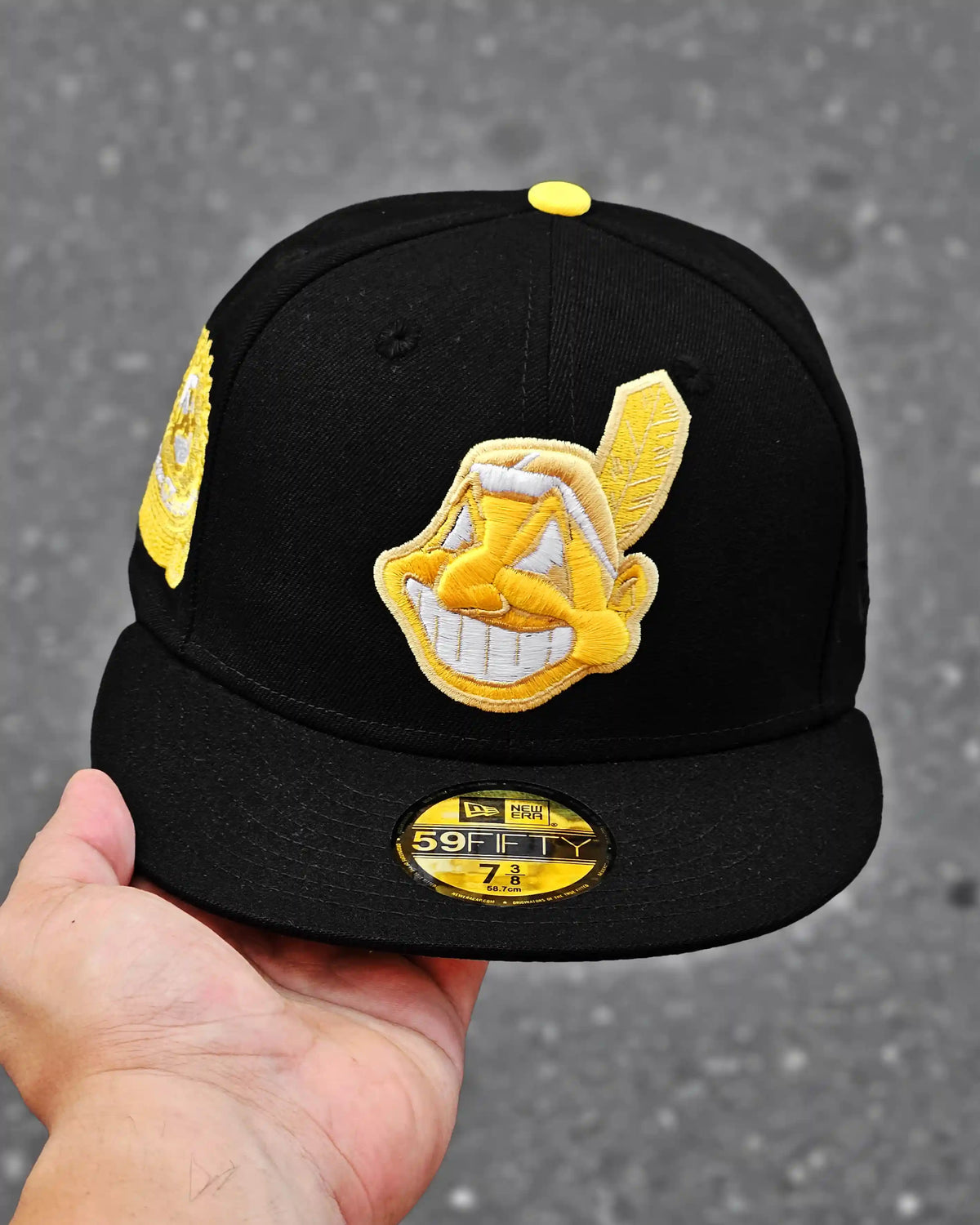 CLEVELAND INDIANS NEGRO BIG LOGO DORADO UV VERDE