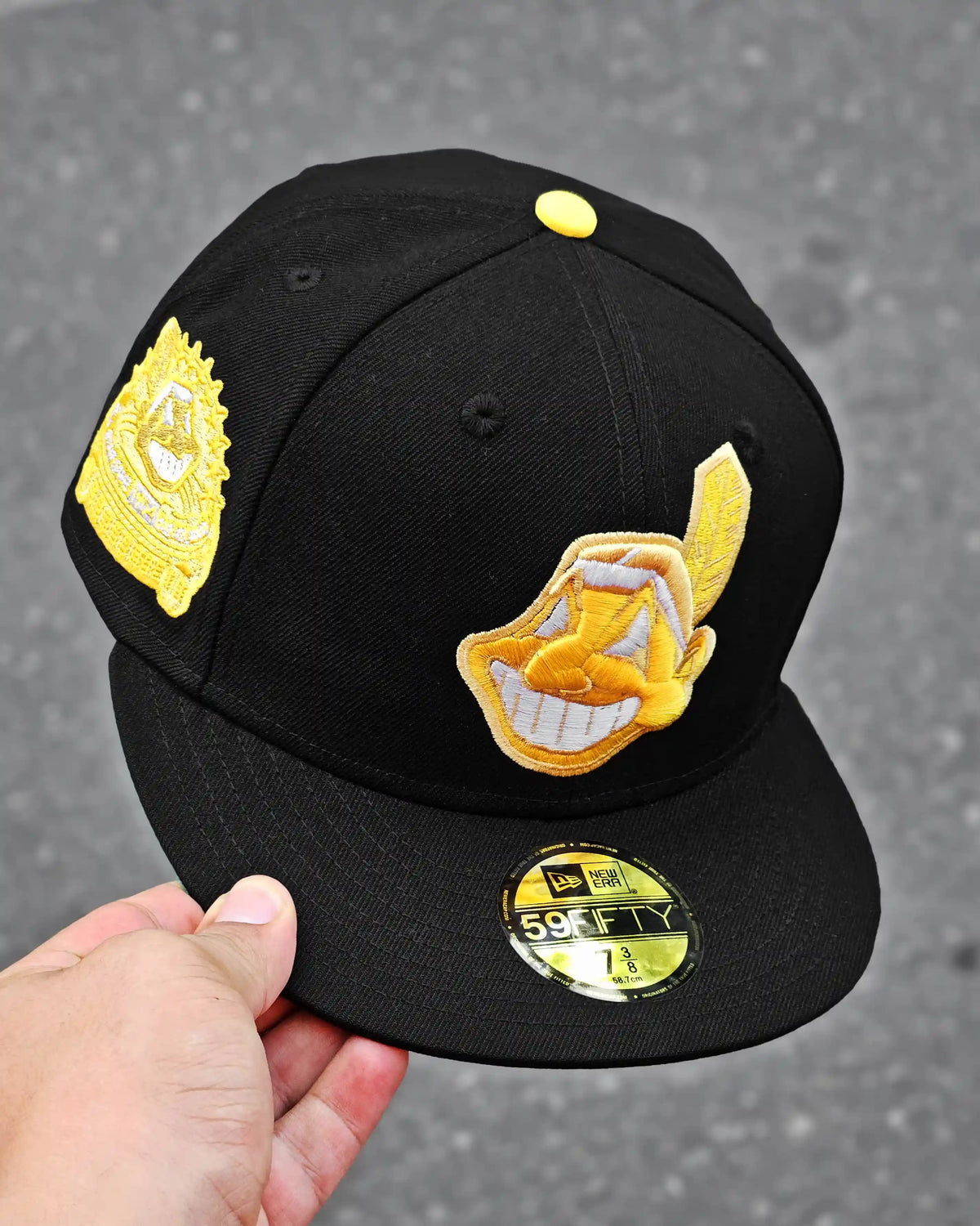 CLEVELAND INDIANS NEGRO BIG LOGO DORADO UV VERDE