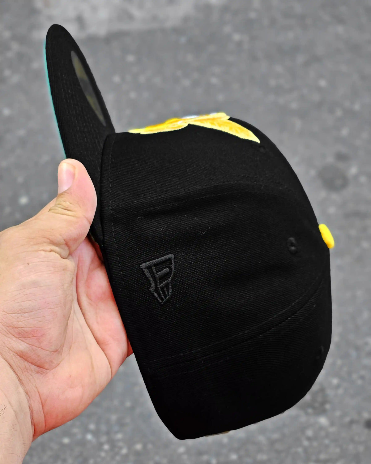 CLEVELAND INDIANS NEGRO BIG LOGO DORADO UV VERDE