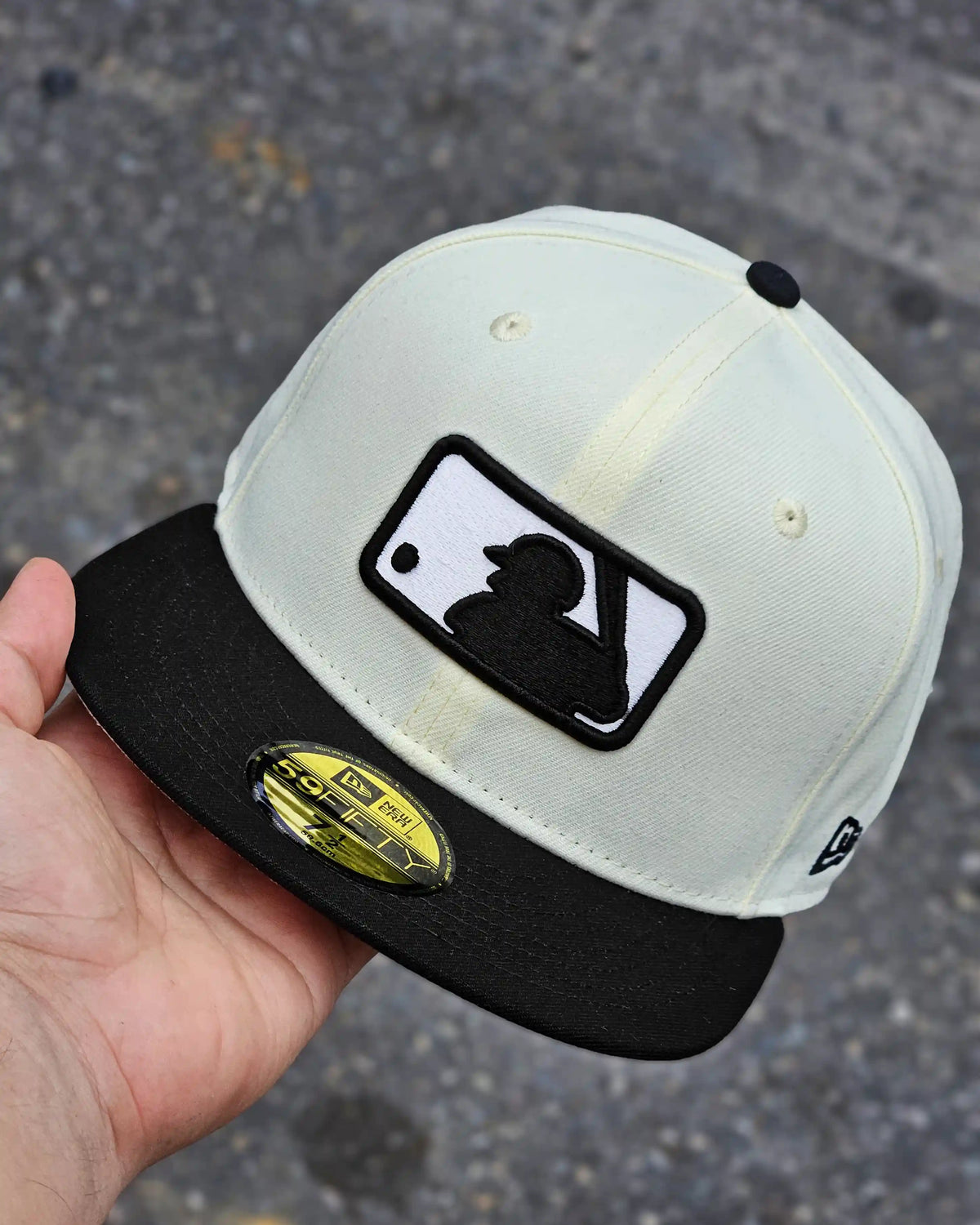 NO TEAM ESSENCIALS BEIGE UMPIRE VISOR NEGRO