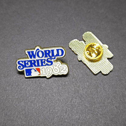 PIN WORLD SERIES 1982 AZUL ESCUDO