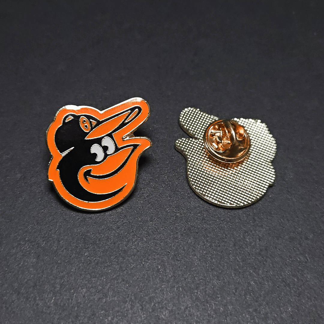 PIN BALTIMORE ORIOLES CUERVO NARANJA MASCOTA