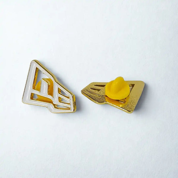 PIN NEW ERA FLAG BLANCO LOGO - vista alternativa